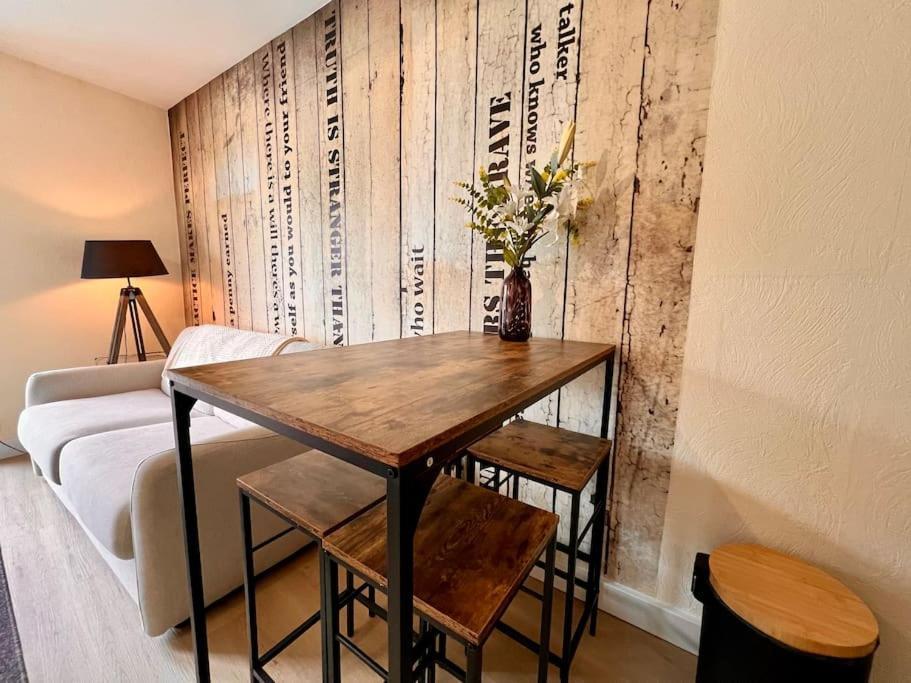 Appartement Climatise 4Prsn Au Pied De La Citadelle Besançon Buitenkant foto