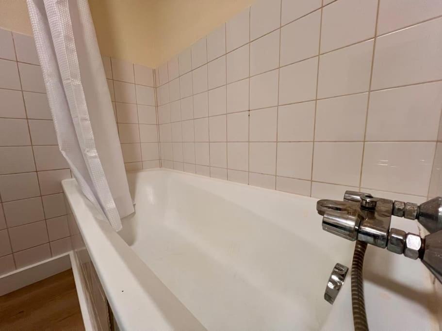 Appartement Climatise 4Prsn Au Pied De La Citadelle Besançon Buitenkant foto